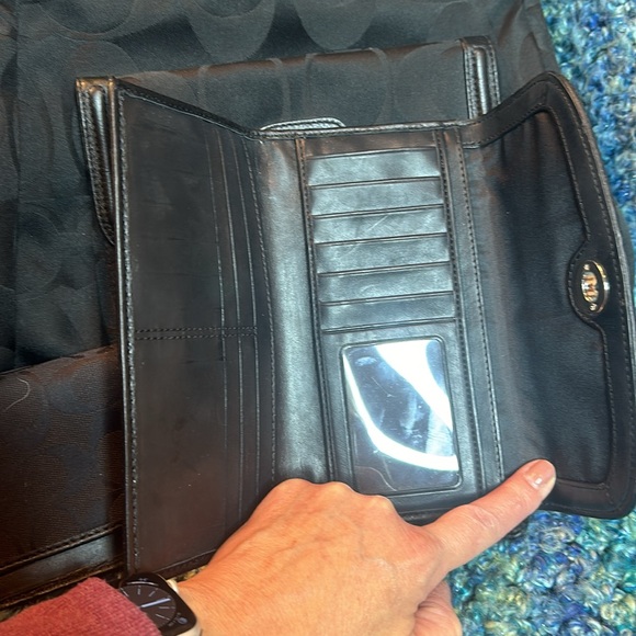 Authentic Coach classic bag with wallet and check book cover - Picture 3 of 14